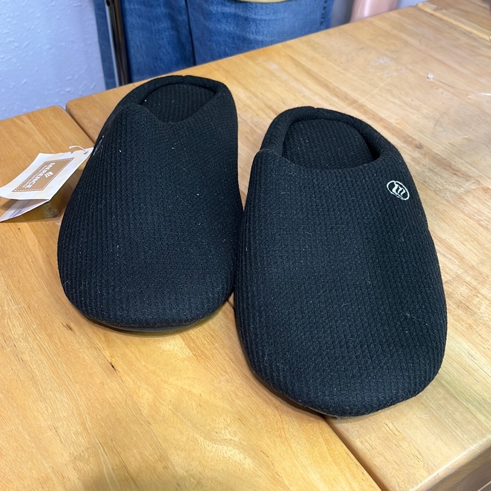 Black waffle texture memory foam slippers